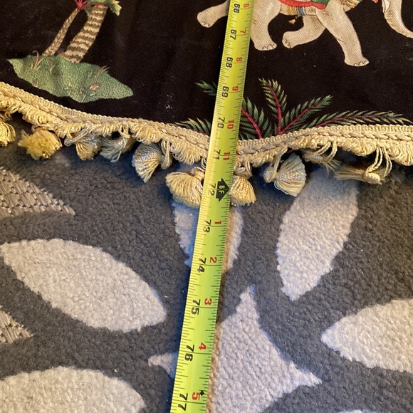 Custom Made Tablecloth 6ft round - Picture 7 of 8